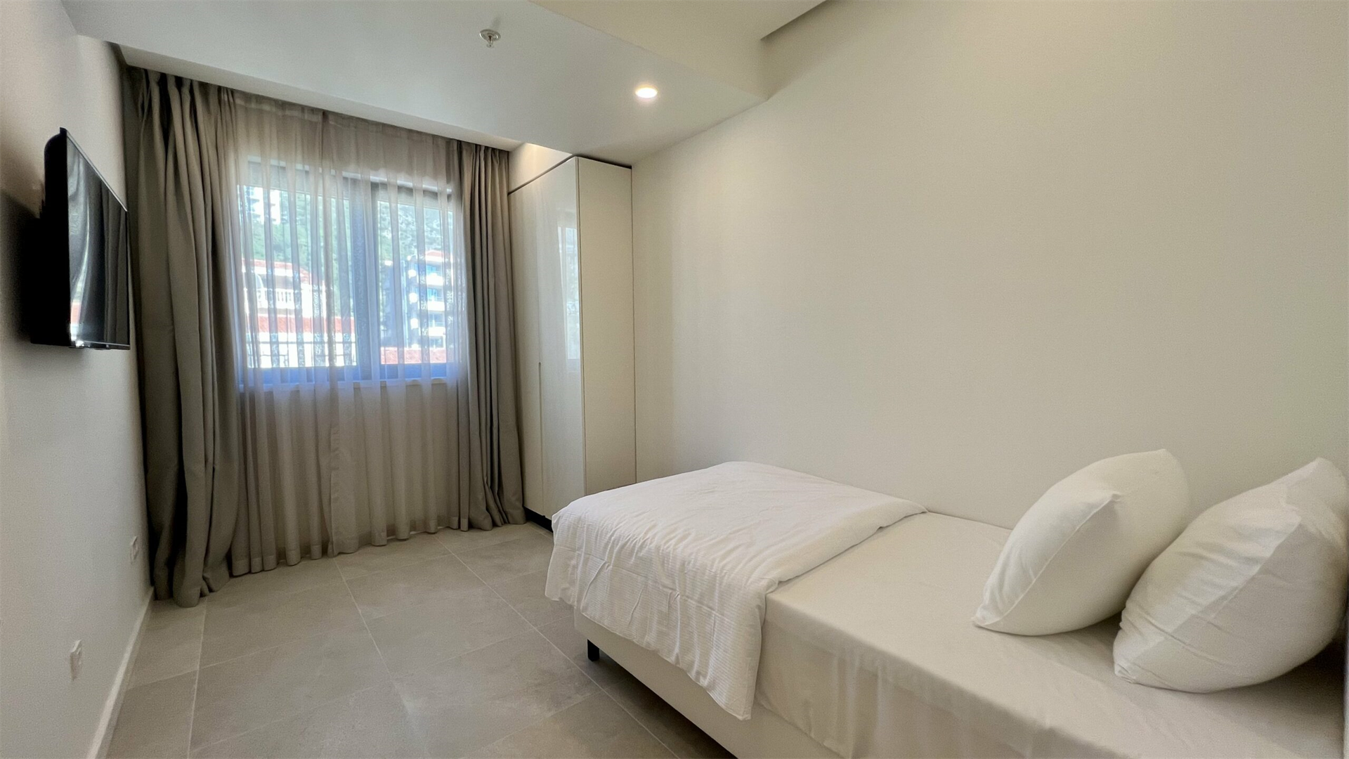 3 Bedroom Apartment/Flat's Image 11