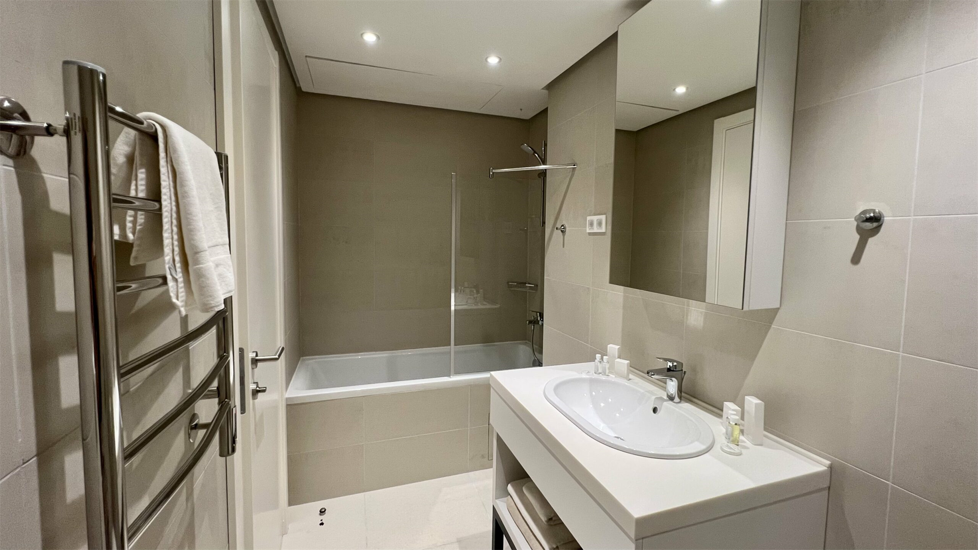 3 Bedroom Apartment/Flat's Image 10