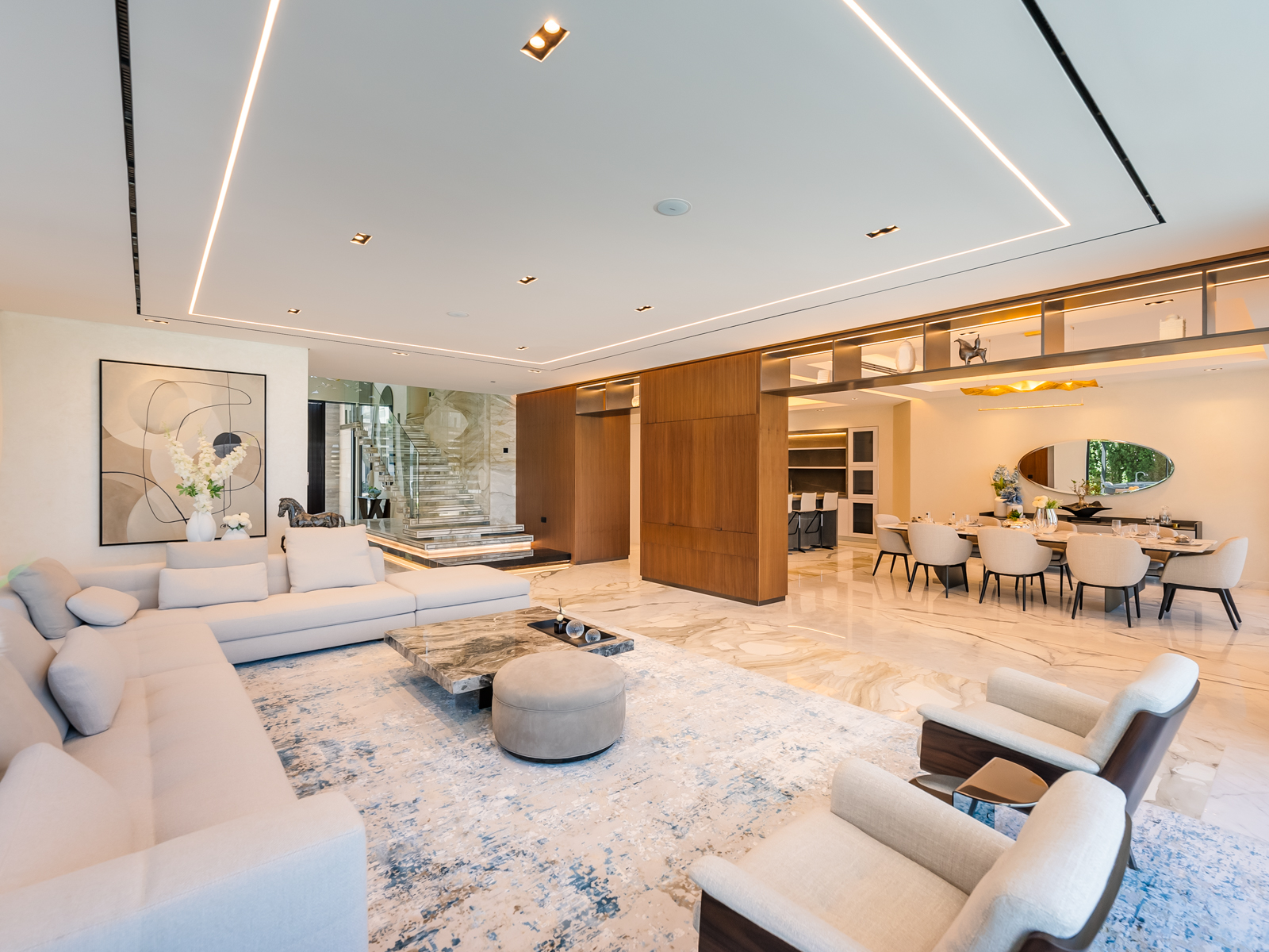 5 Bedroom Villa/Townhouse's Image 3