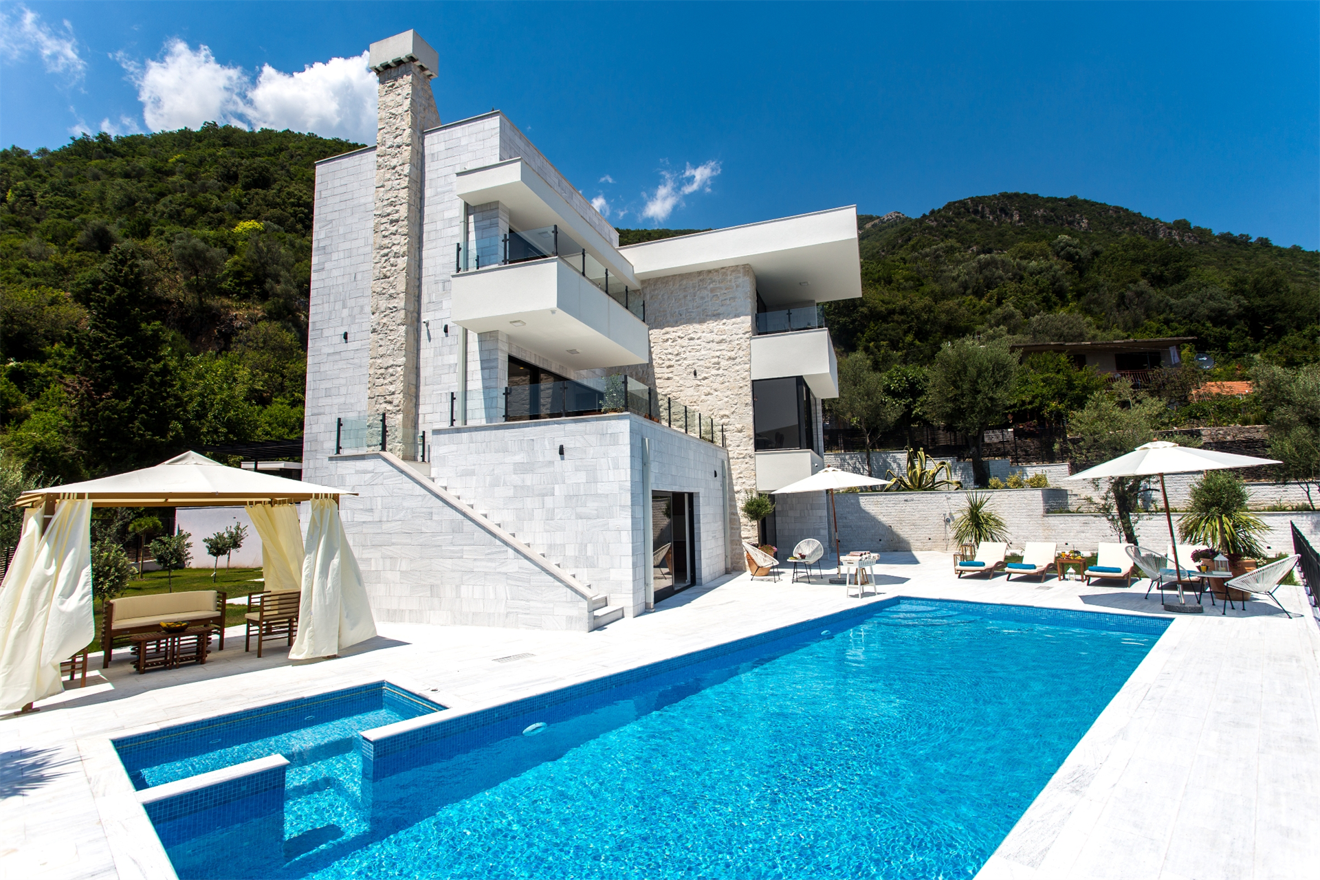 5 Bedroom Villa/Townhouse's Image 5