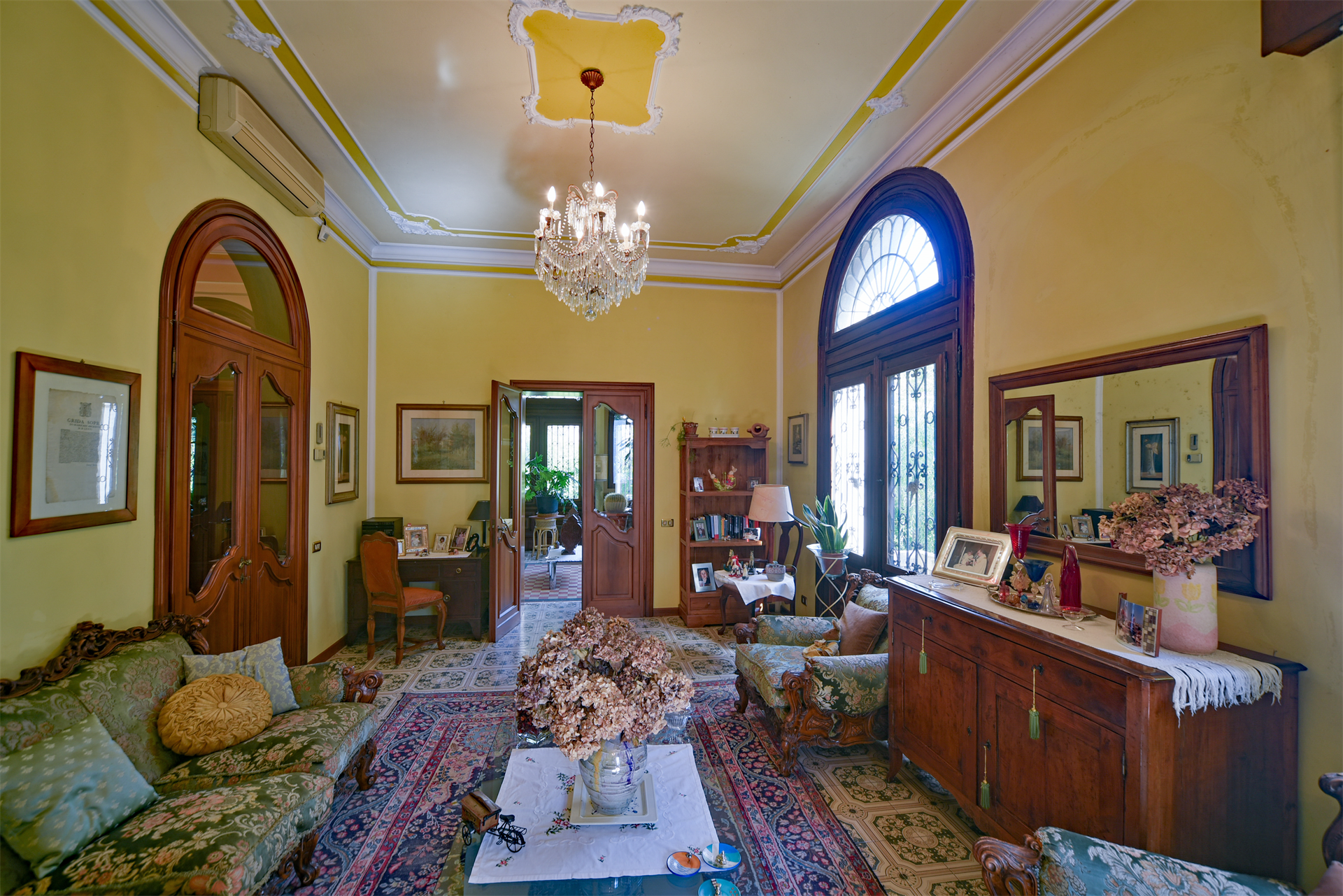 5 Bedroom Villa/Townhouse's Image 8
