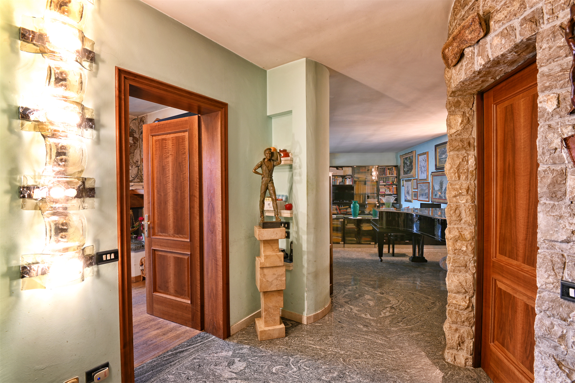 3 Bedroom Villa/Townhouse's Image 8