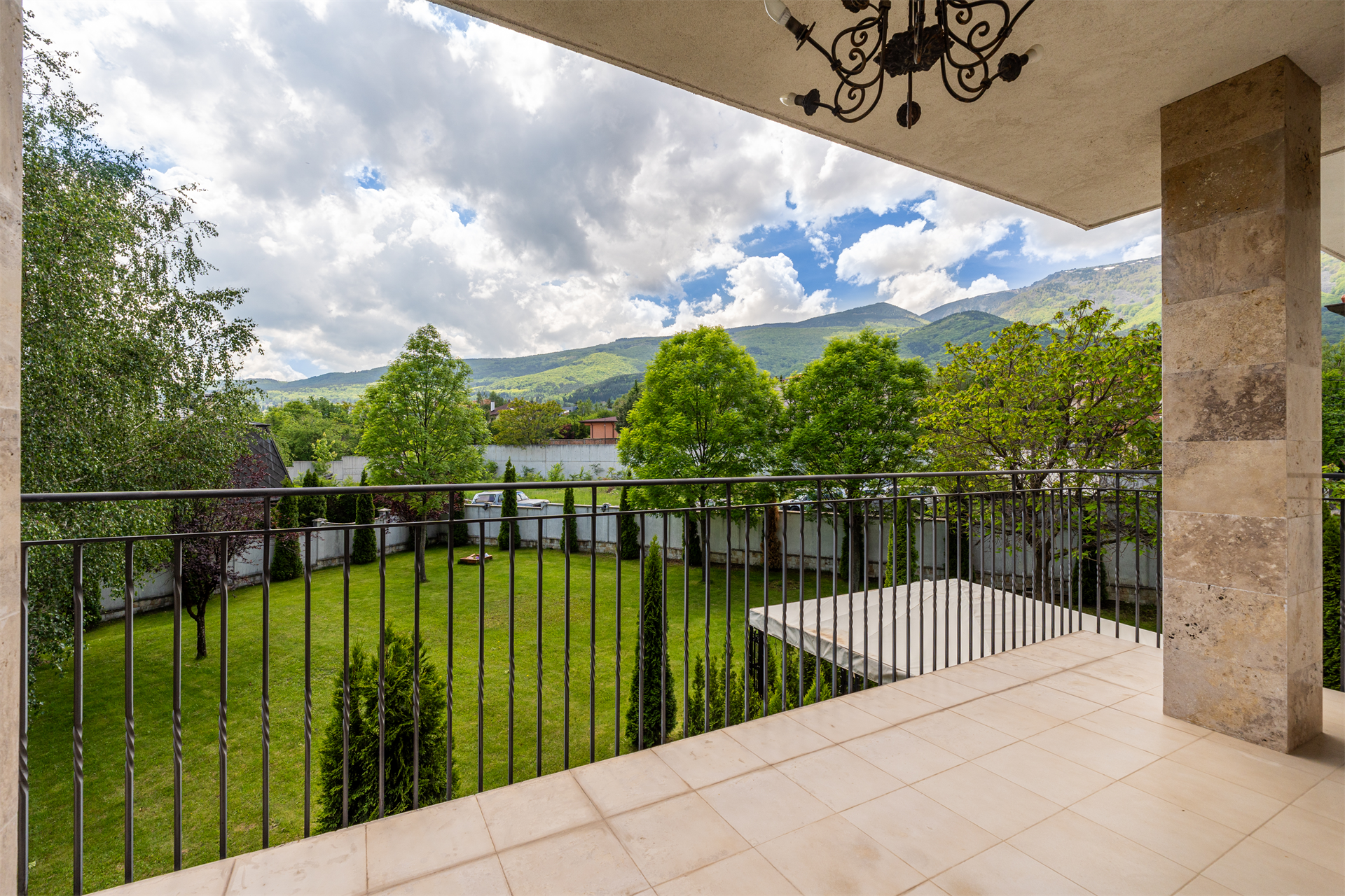 5 Bedroom Single Family Home/House's Image 16