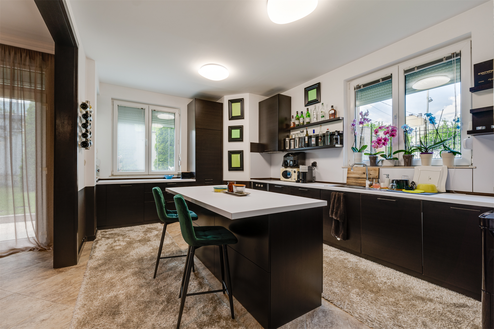 5 Bedroom Single Family Home/House's Image 4