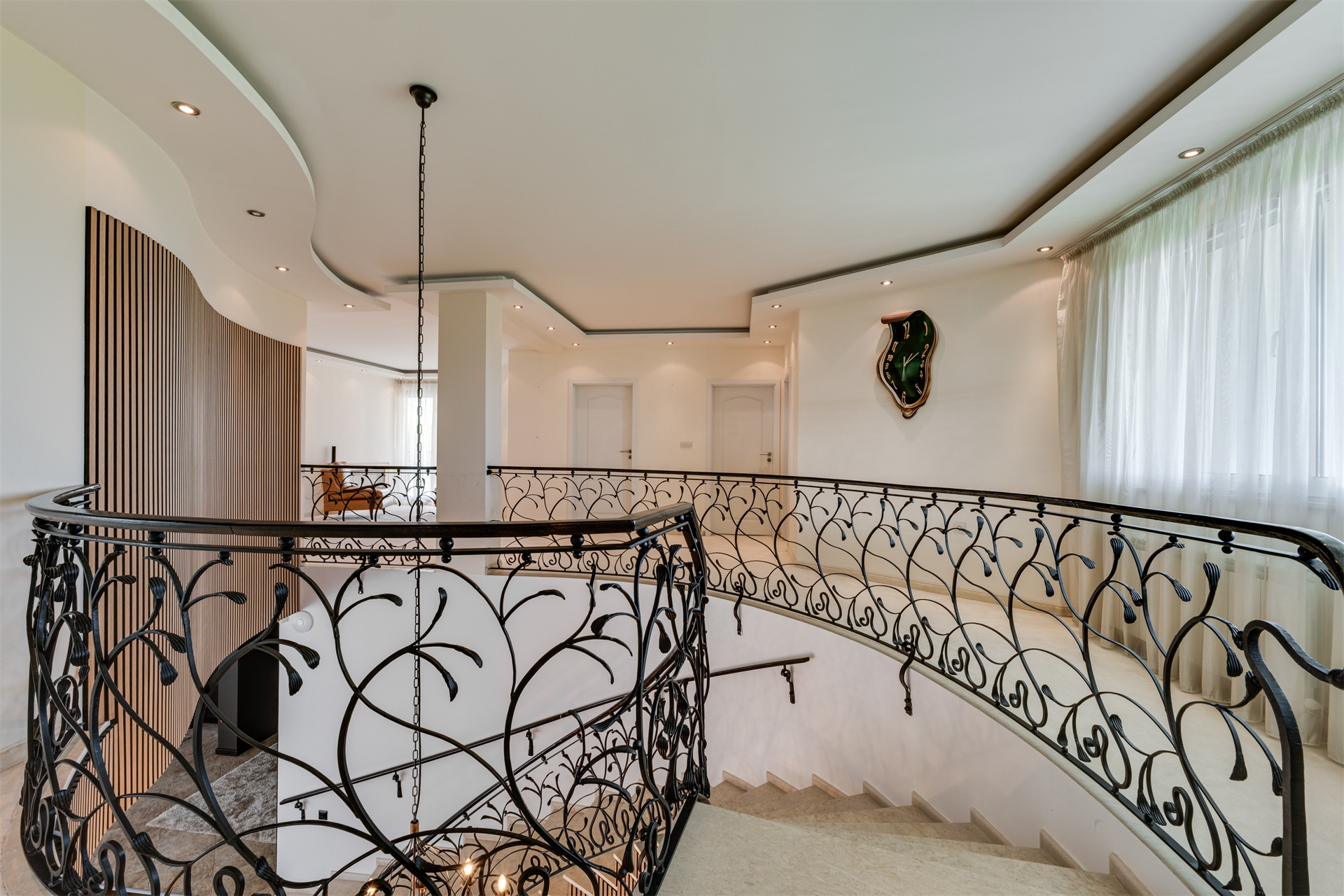 5 Bedroom Single Family Home/House's Image 8