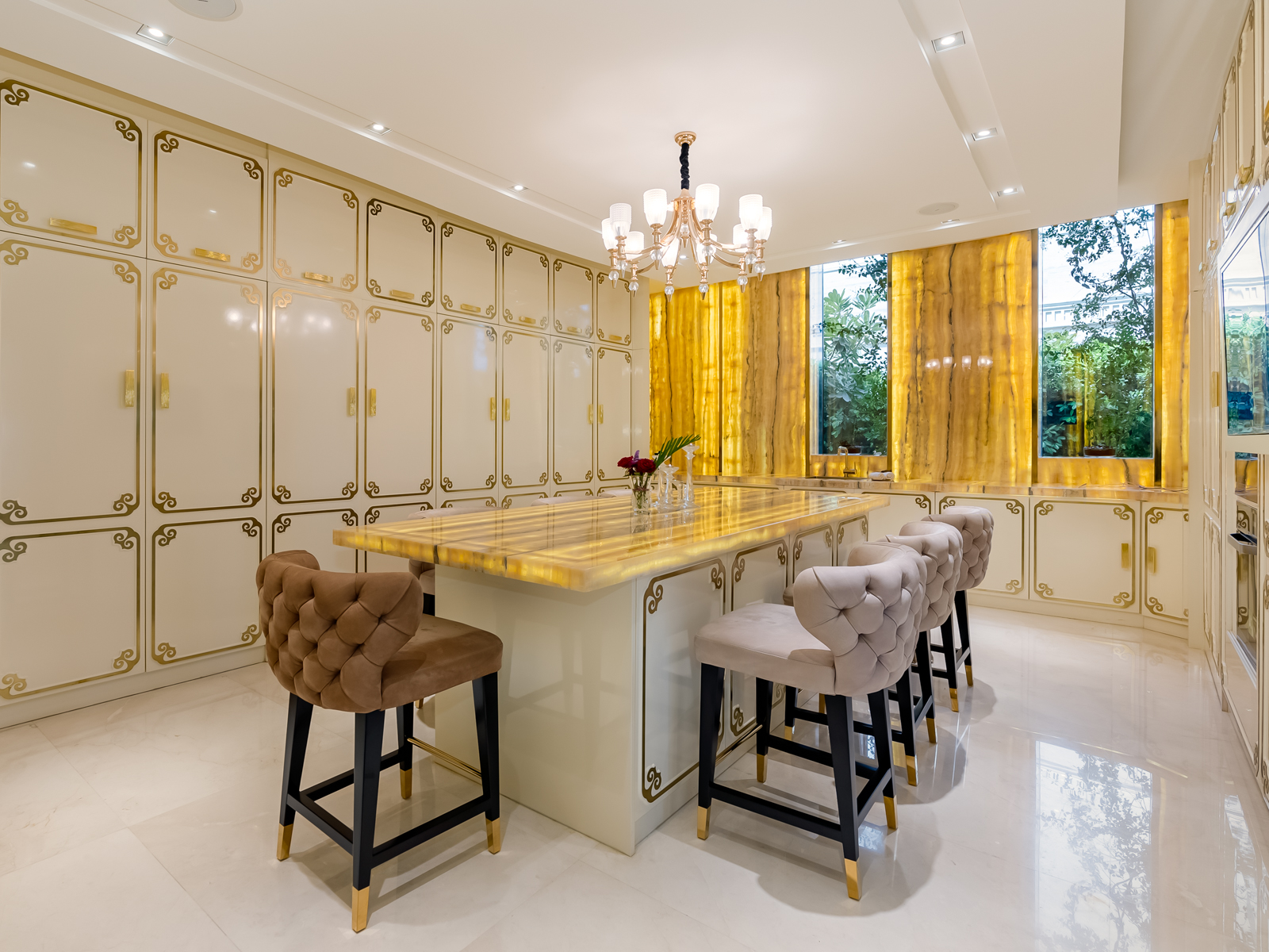 6 Bedroom Villa/Townhouse's Image 9