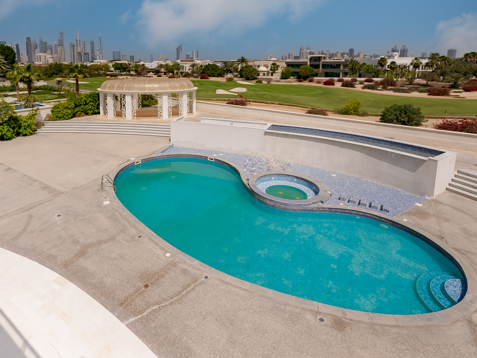 6 Bedroom Villa/Townhouse's Image 20