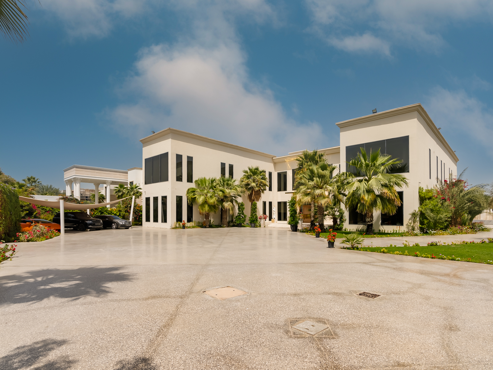 6 Bedroom Villa/Townhouse's Image 19