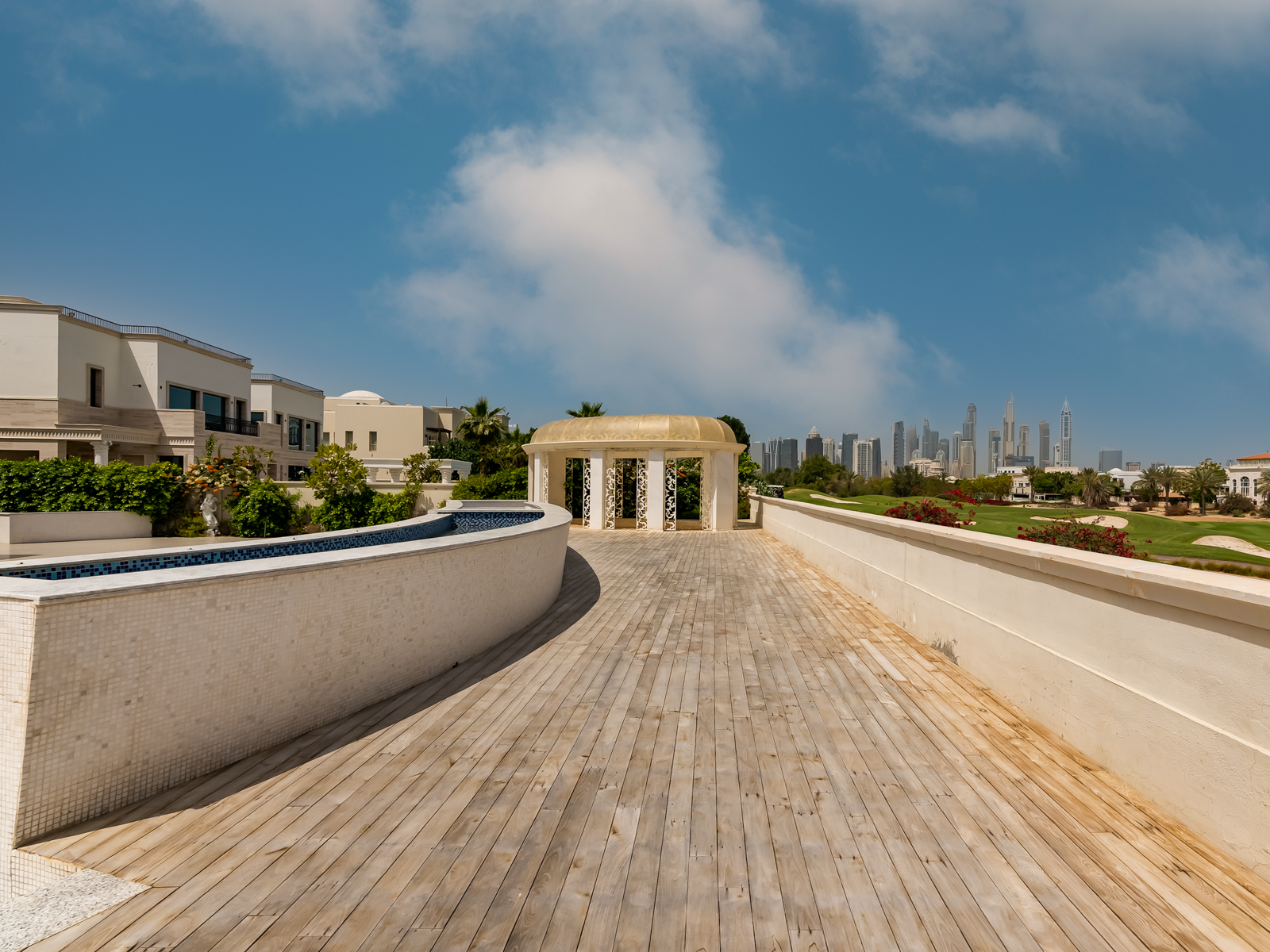 6 Bedroom Villa/Townhouse's Image 18