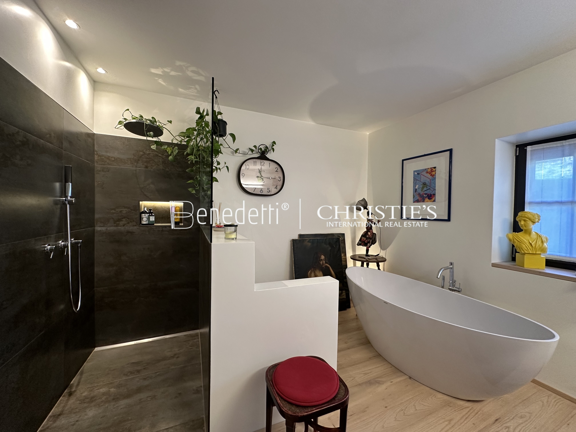 4 Bedroom Estate's Image 10
