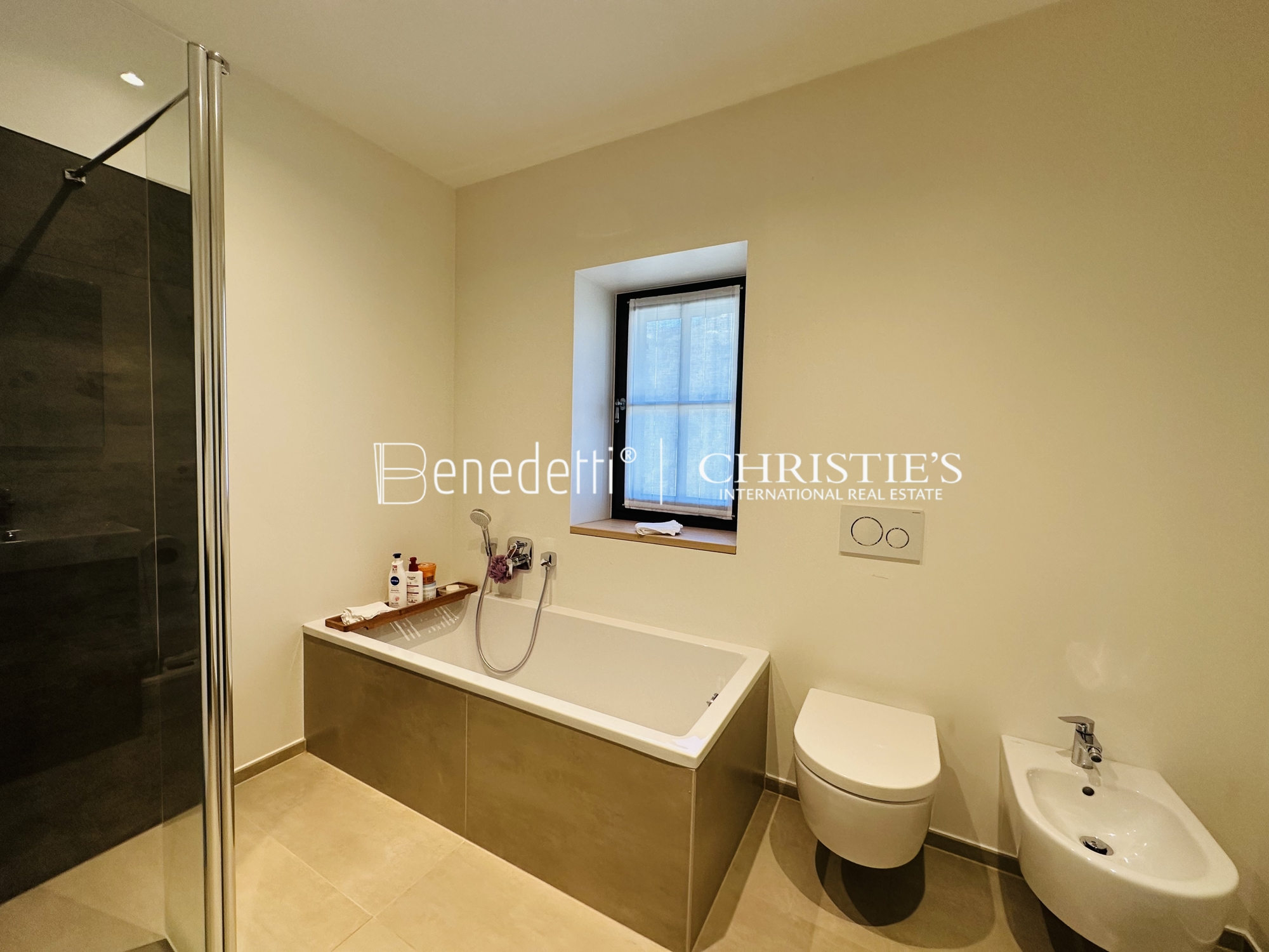 4 Bedroom Estate's Image 11